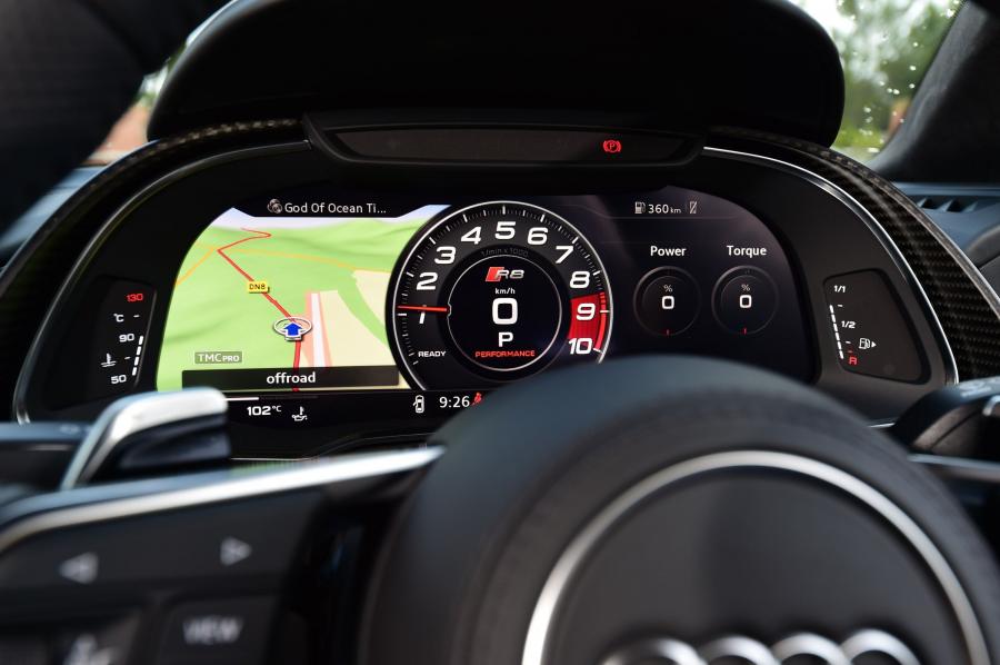Панель приборов Audi R8 V10 Plus 2015 года  (UK) (фото 3 из 31)